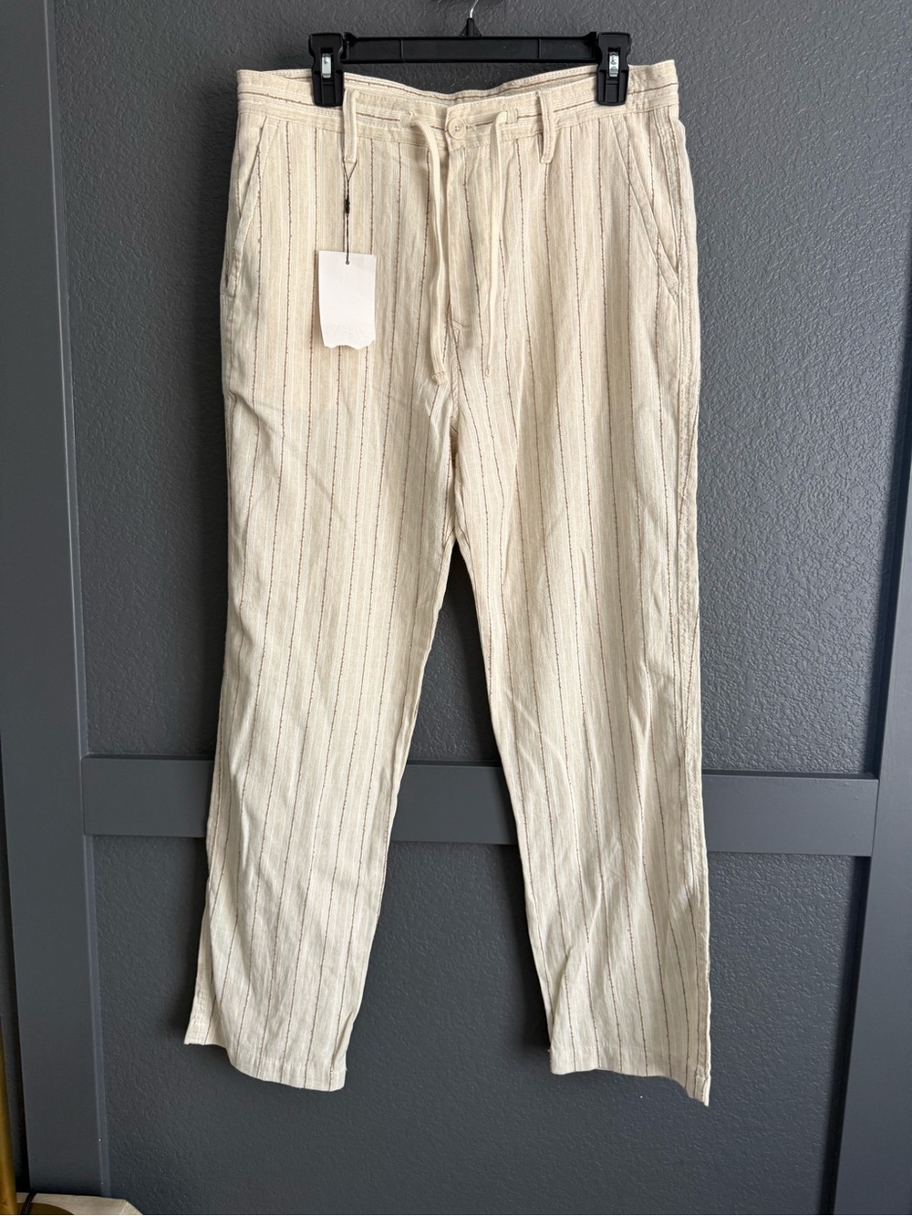 ZARA • NWT Men's Cream Striped Casual Pants - size 31